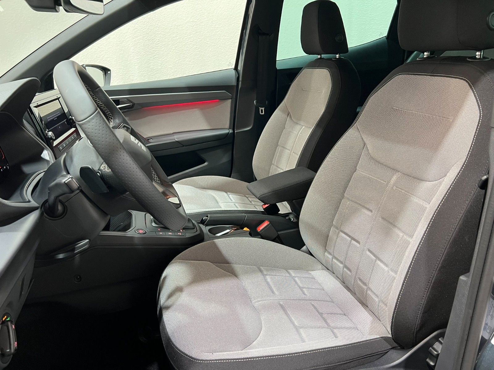 Fahrzeugabbildung SEAT Ibiza 1.0 TSI 85kW FR DSG 18"ALU