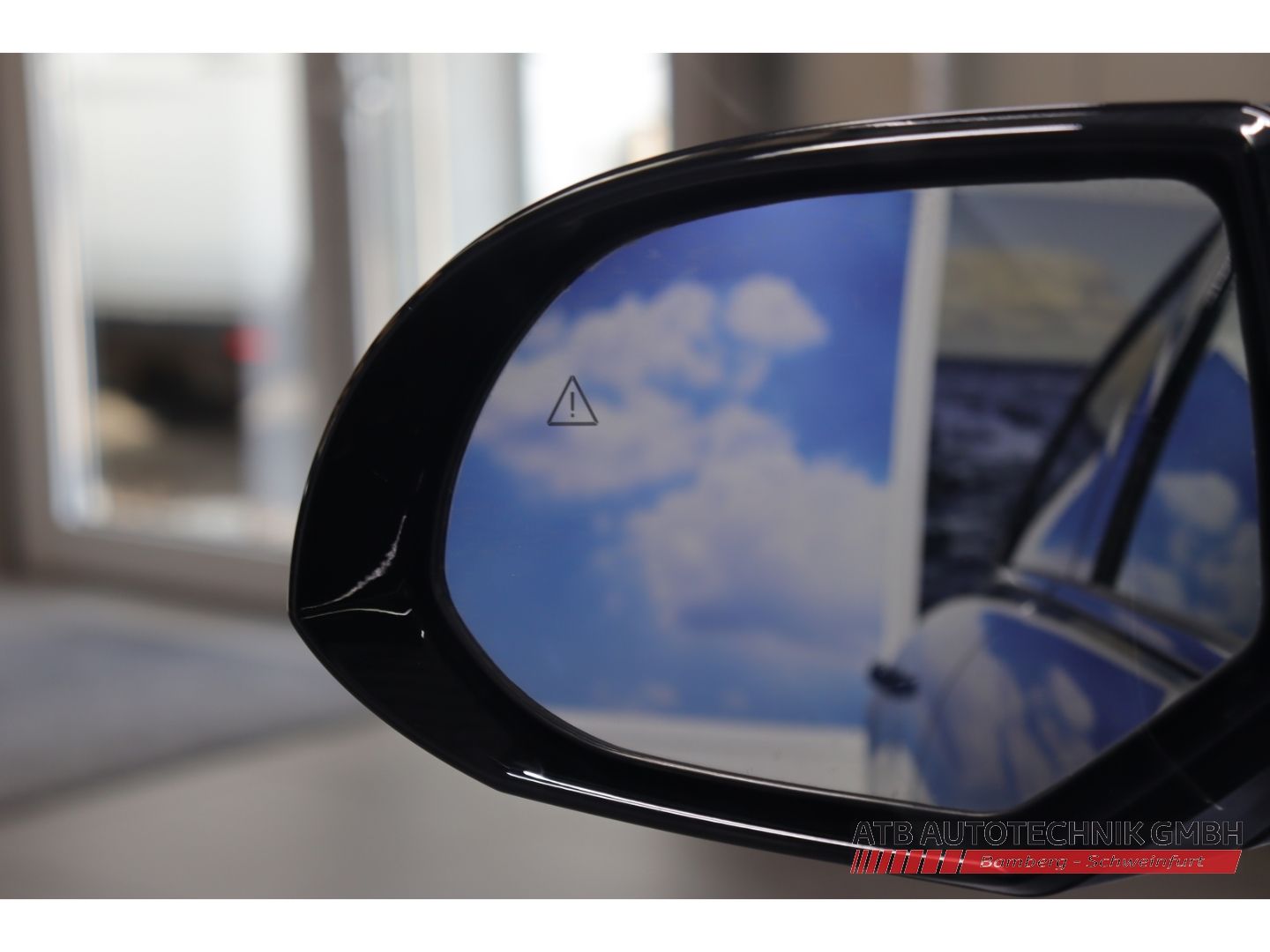 Fahrzeugabbildung Hyundai IONIQ 6 UNIQ 77,4 kWh 4WD 96,8% SOH HUD Navi