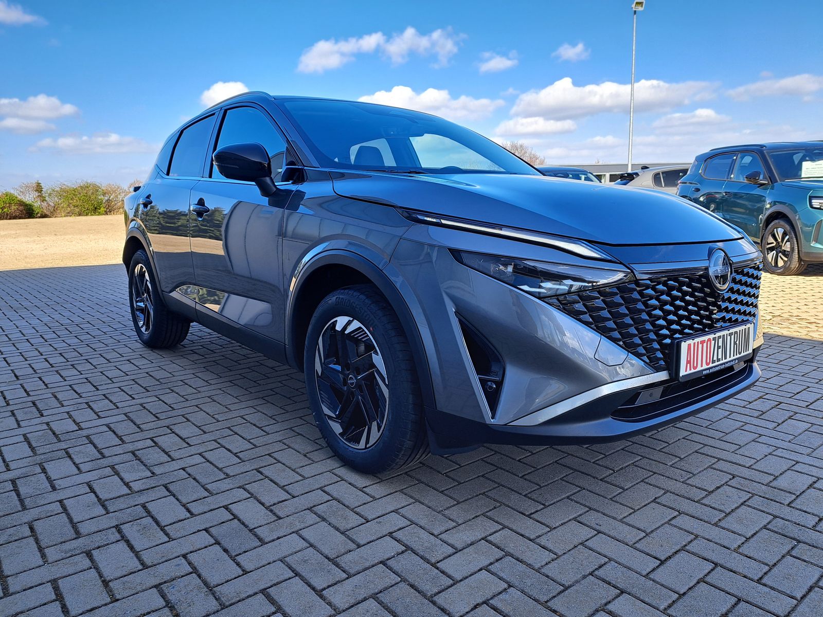 Fahrzeugabbildung Nissan Qashqai N-Connecta 1.3 MHEV 158PS Xtronic WINTER