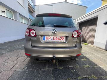 Volkswagen Golf - 6