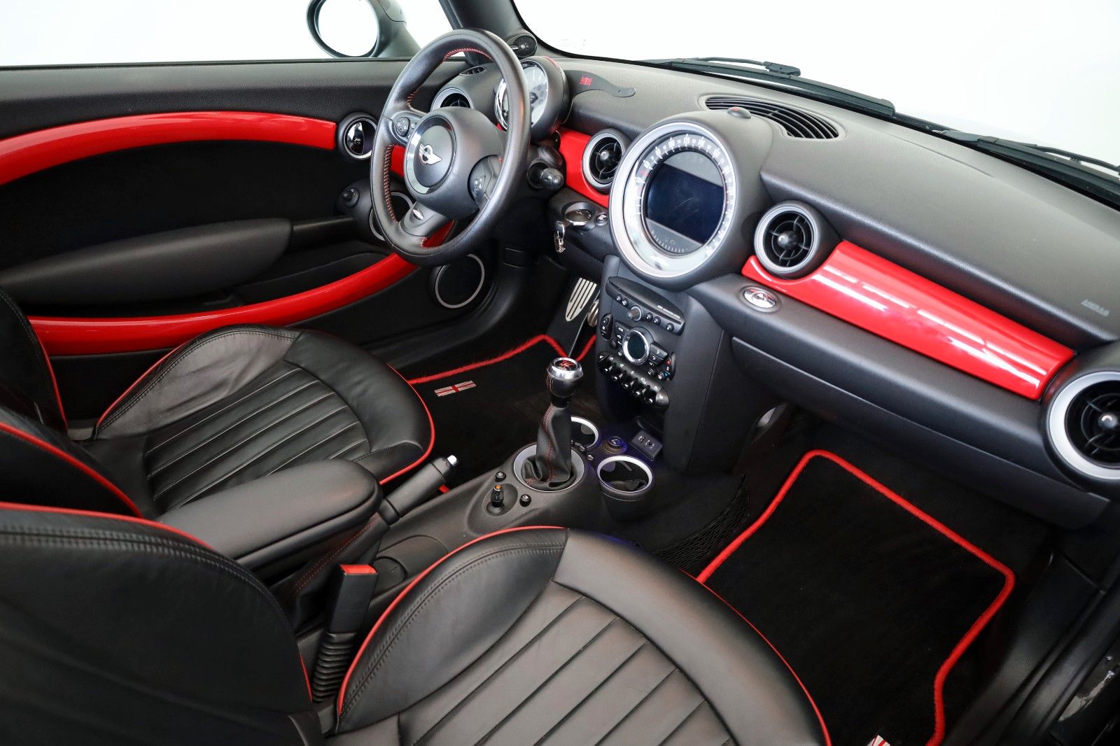 Fahrzeugabbildung MINI John Cooper Works Cabrio Chili,Wired,Leder,Navi