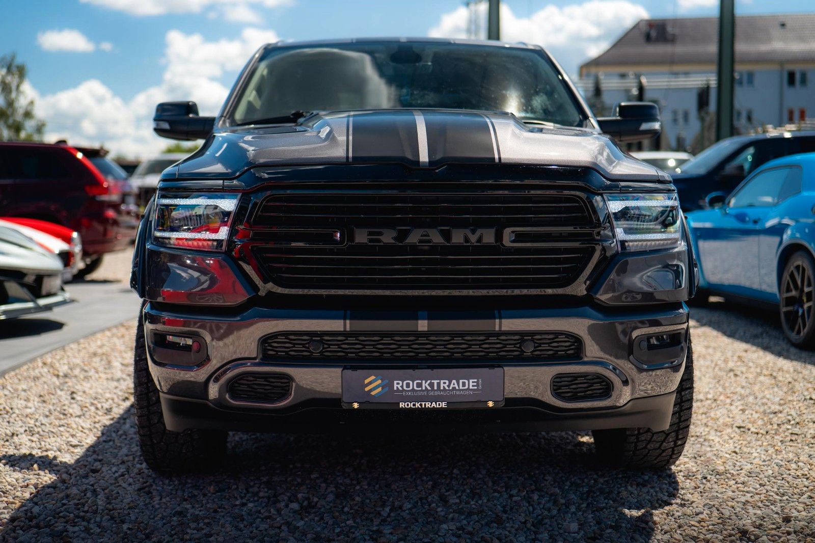 Fahrzeugabbildung Dodge RAM 5.7 V8 HEMI 4x4 OFFROAD Night-Paket *LED*