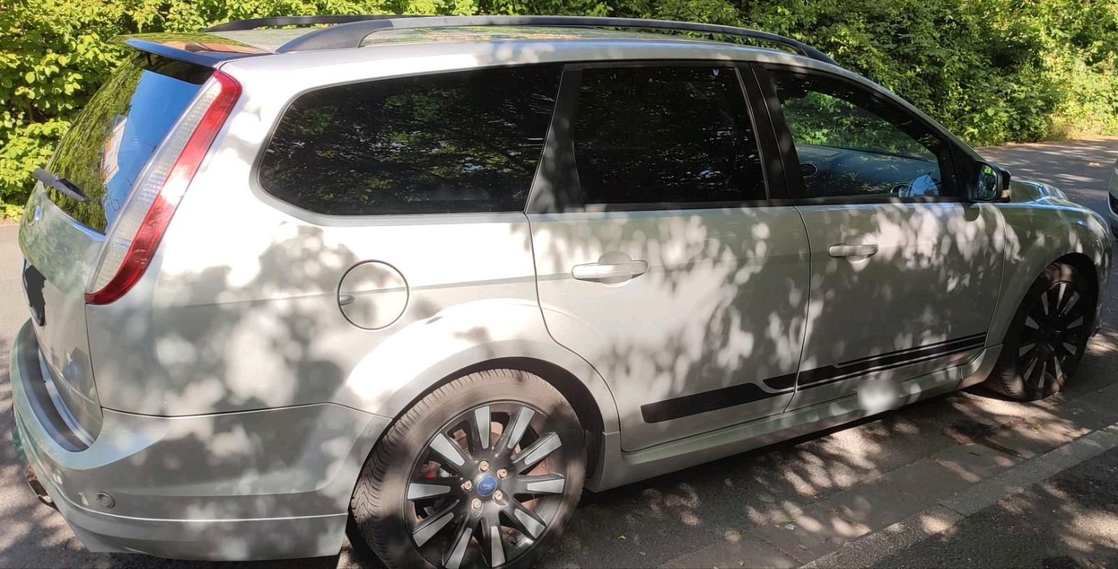 Ford Focus 2010 — photo 10