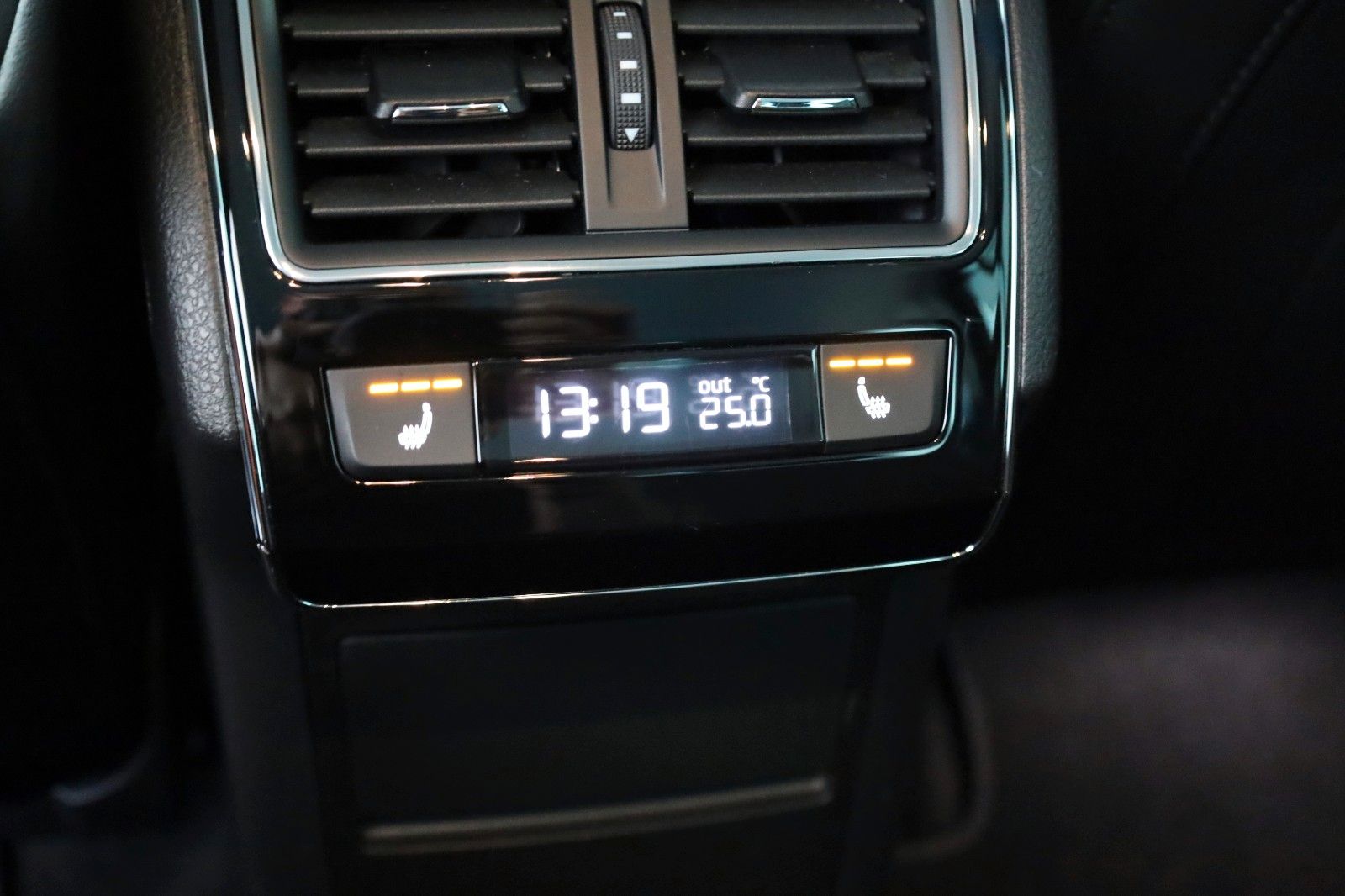 Fahrzeugabbildung SKODA Superb Combi Style Leder,Navi,LED,Memory,Virtual