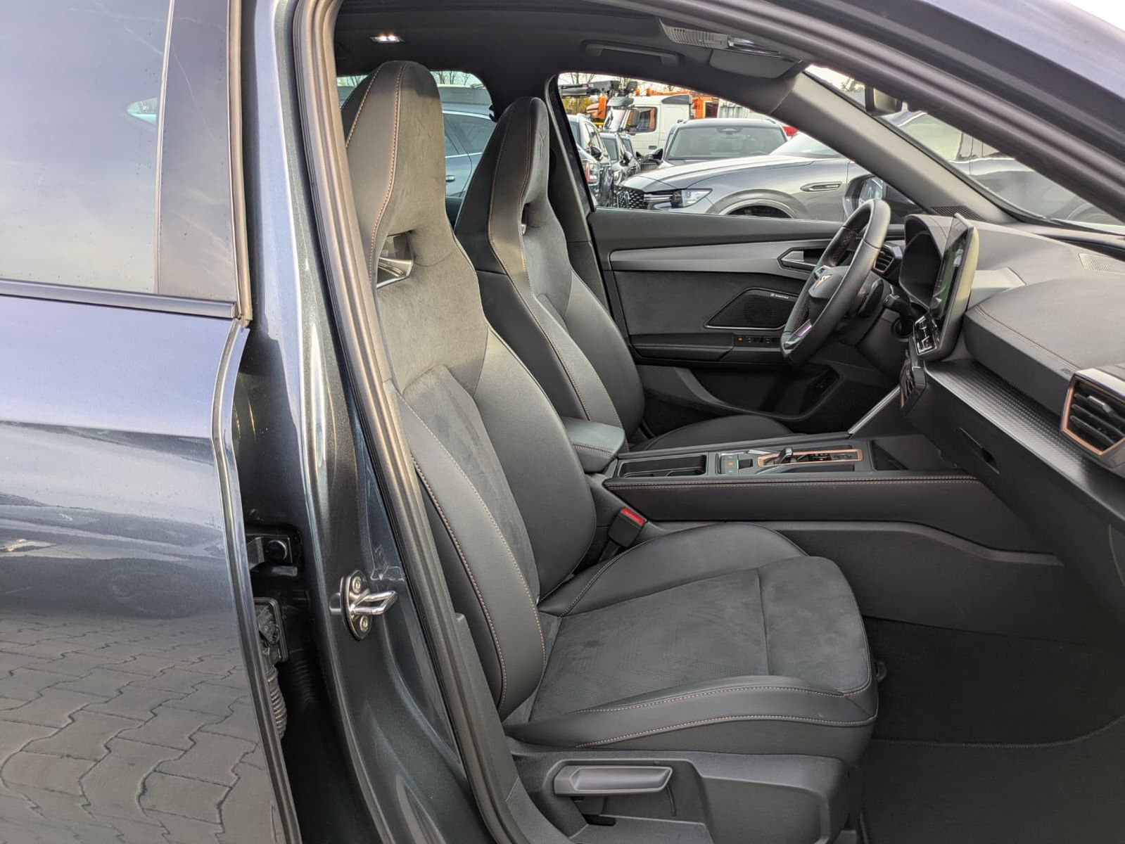 Fahrzeugabbildung CUPRA Formentor 2.0 TDI PANO*MATRIX*SENNH.*DINAM*360