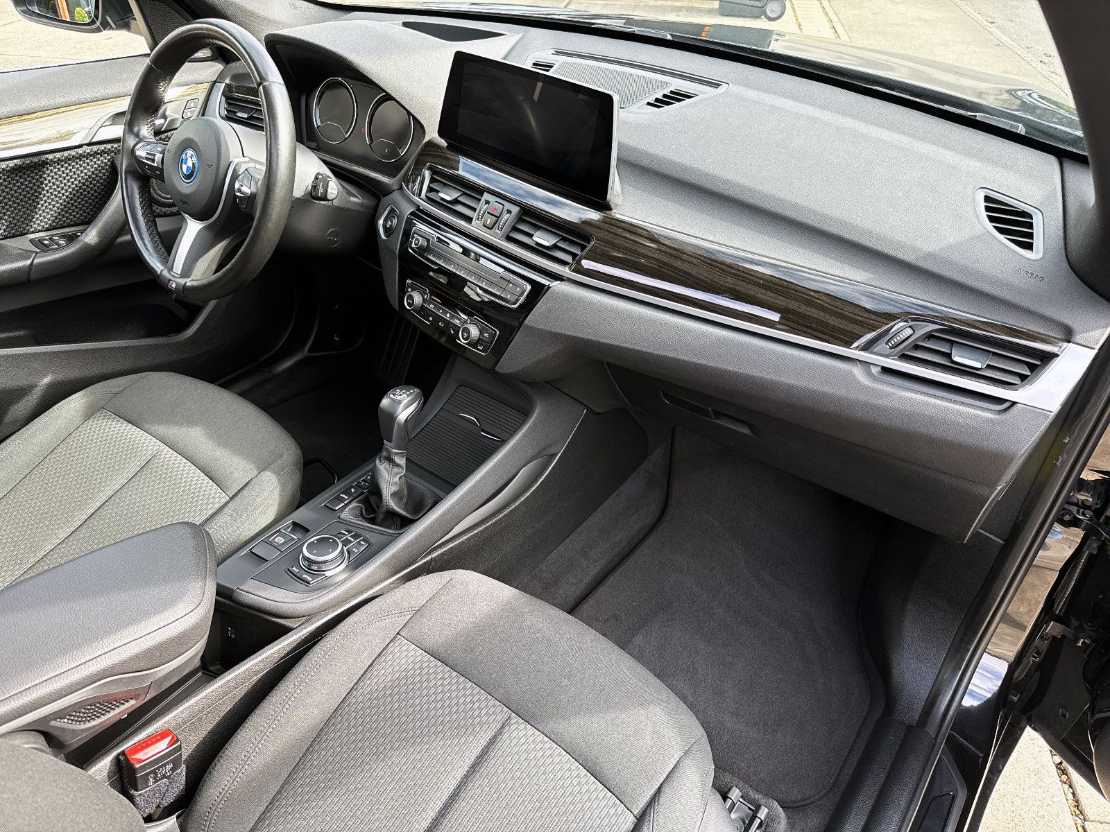 Fahrzeugabbildung BMW X1 xDrive25e Advantage ACC KAM AHK PANO HUD H&K