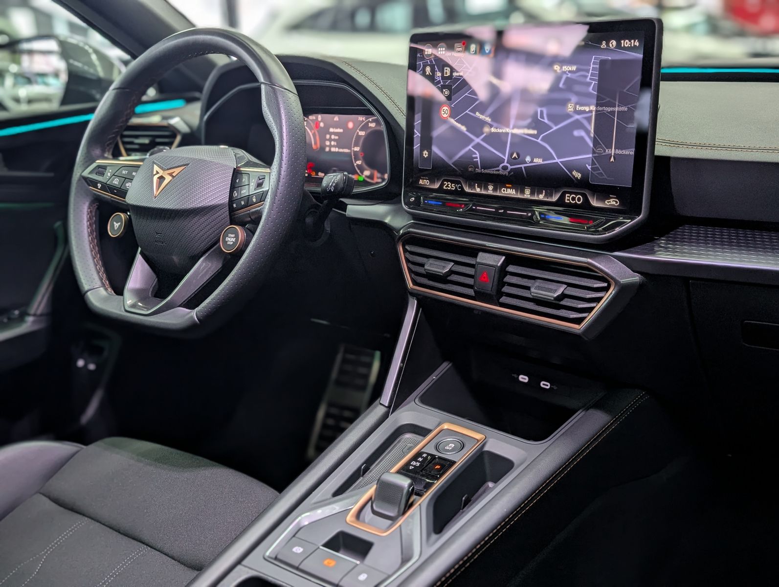 Fahrzeugabbildung CUPRA Leon 1.5 e-Hybrid PLUG-IN LED INTELIG-DRIVE EDGE