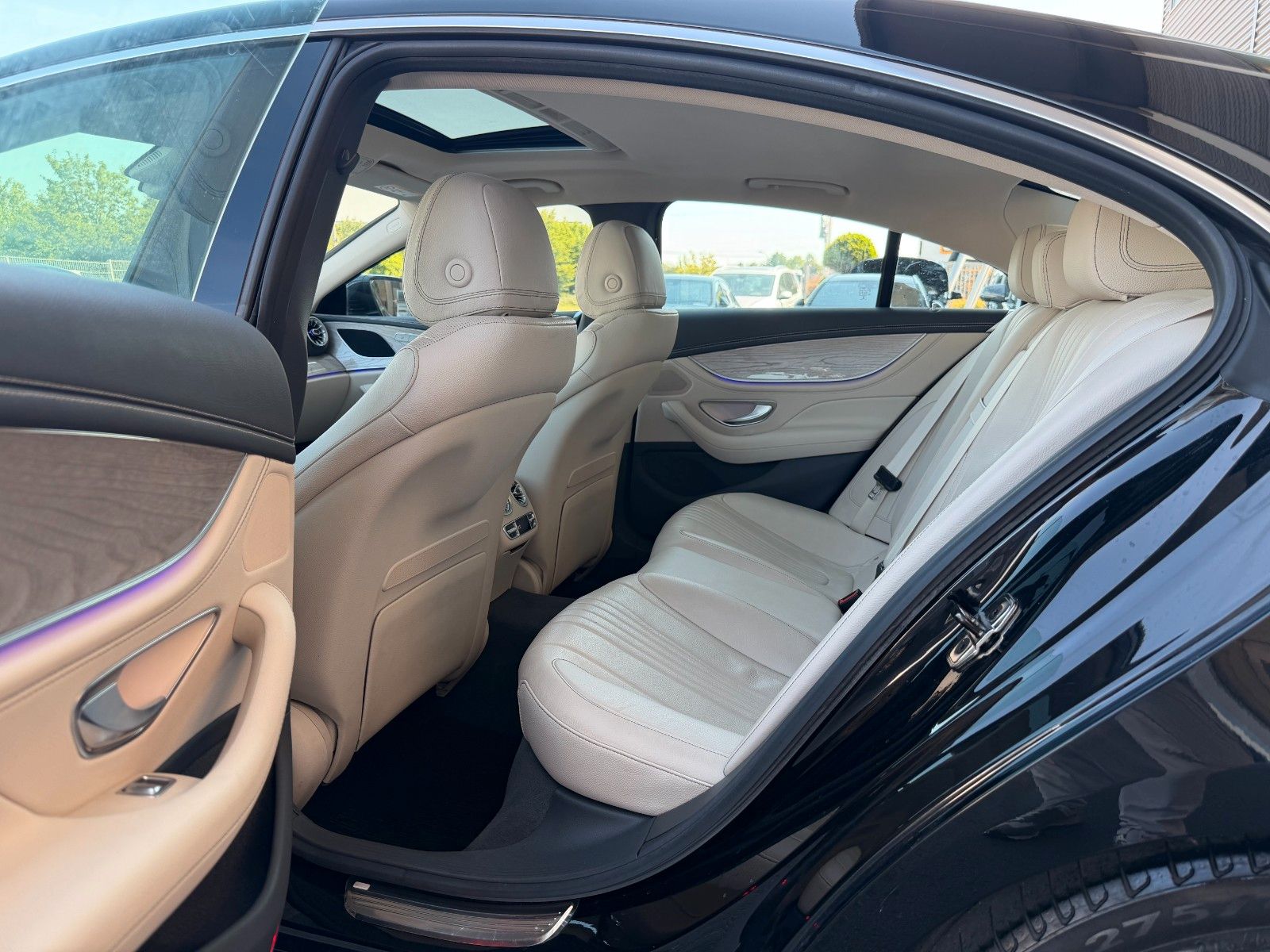 Fahrzeugabbildung Mercedes-Benz CLS 450 4M+Distr+ESD+AirM+Sitzklima+360