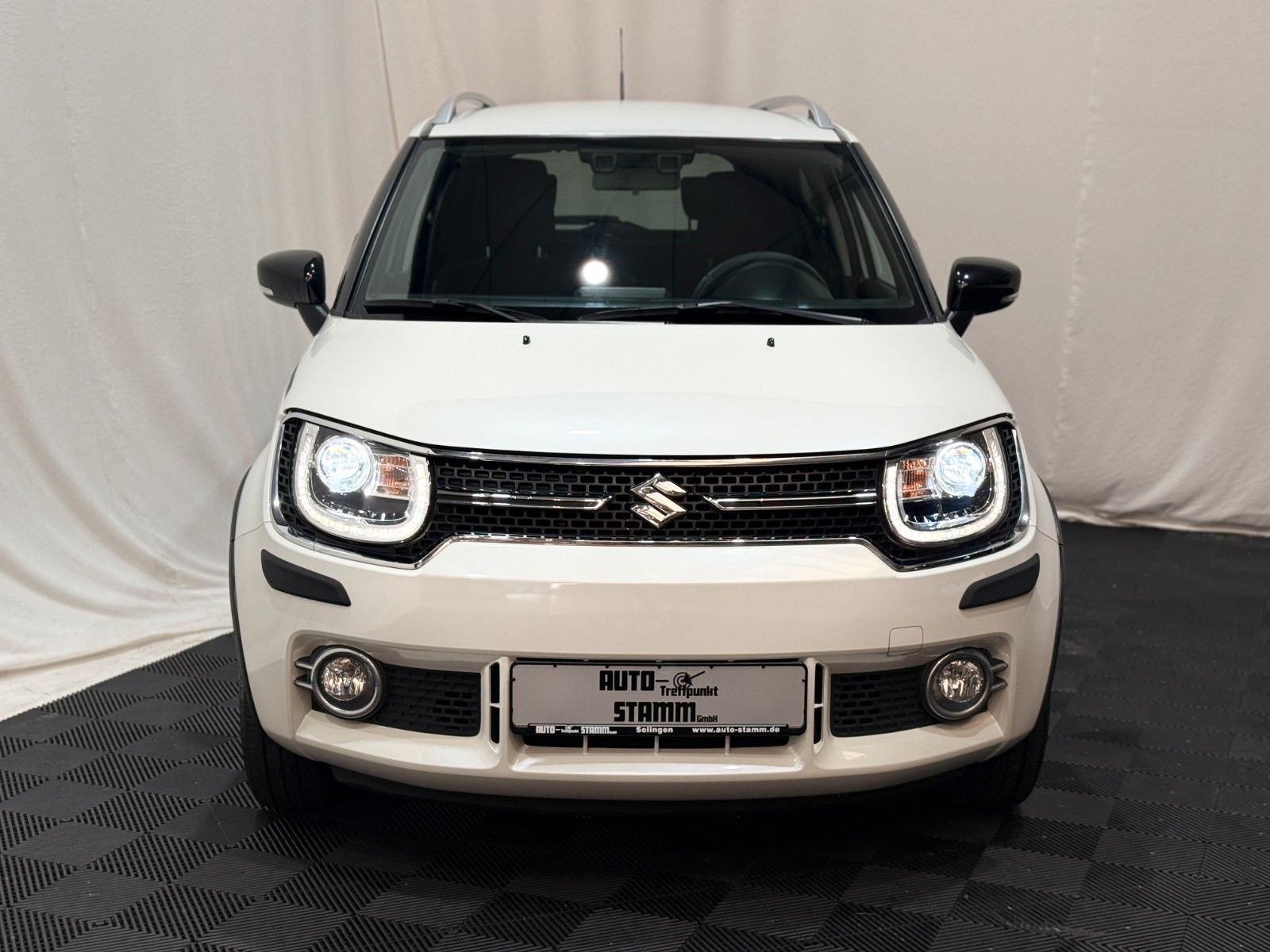 Fahrzeugabbildung Suzuki Ignis Comfort + / NAVI / CAR PLAY / SITZHEIZUNG