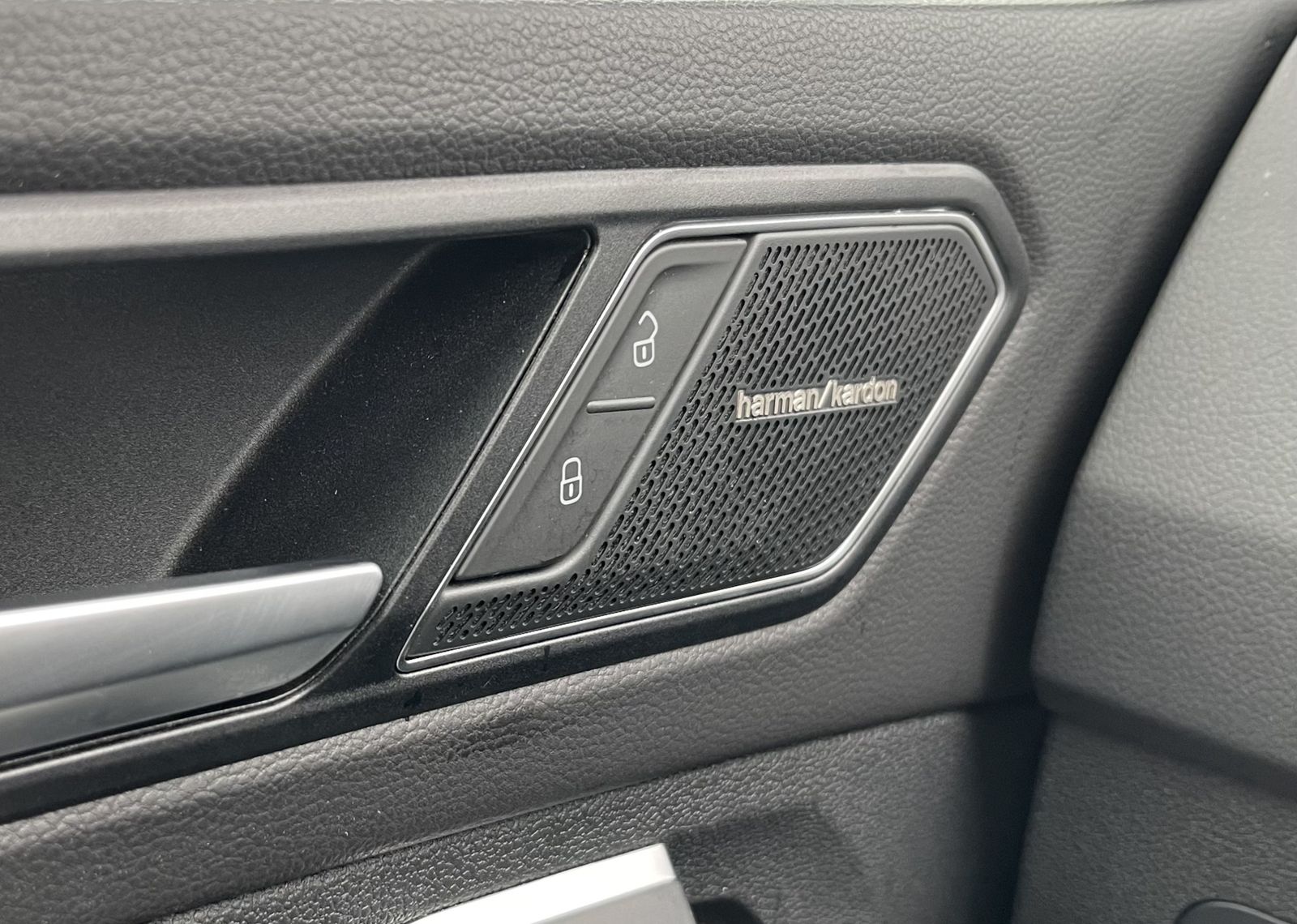 Fahrzeugabbildung Volkswagen Tiguan 2.0 TDI*4Motion*AHK*Leder*Cam*STHZ*HeadUp