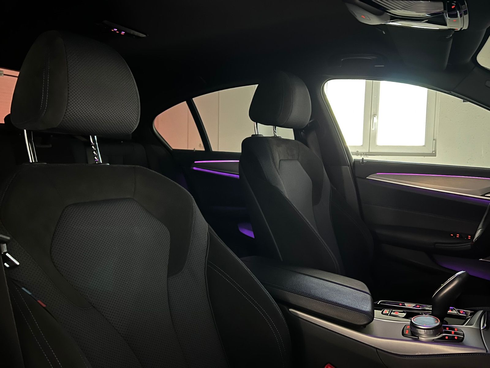 Fahrzeugabbildung BMW 530 e xDrive M SPORT/LASER/HuD/H&K/ACC/AMBI+