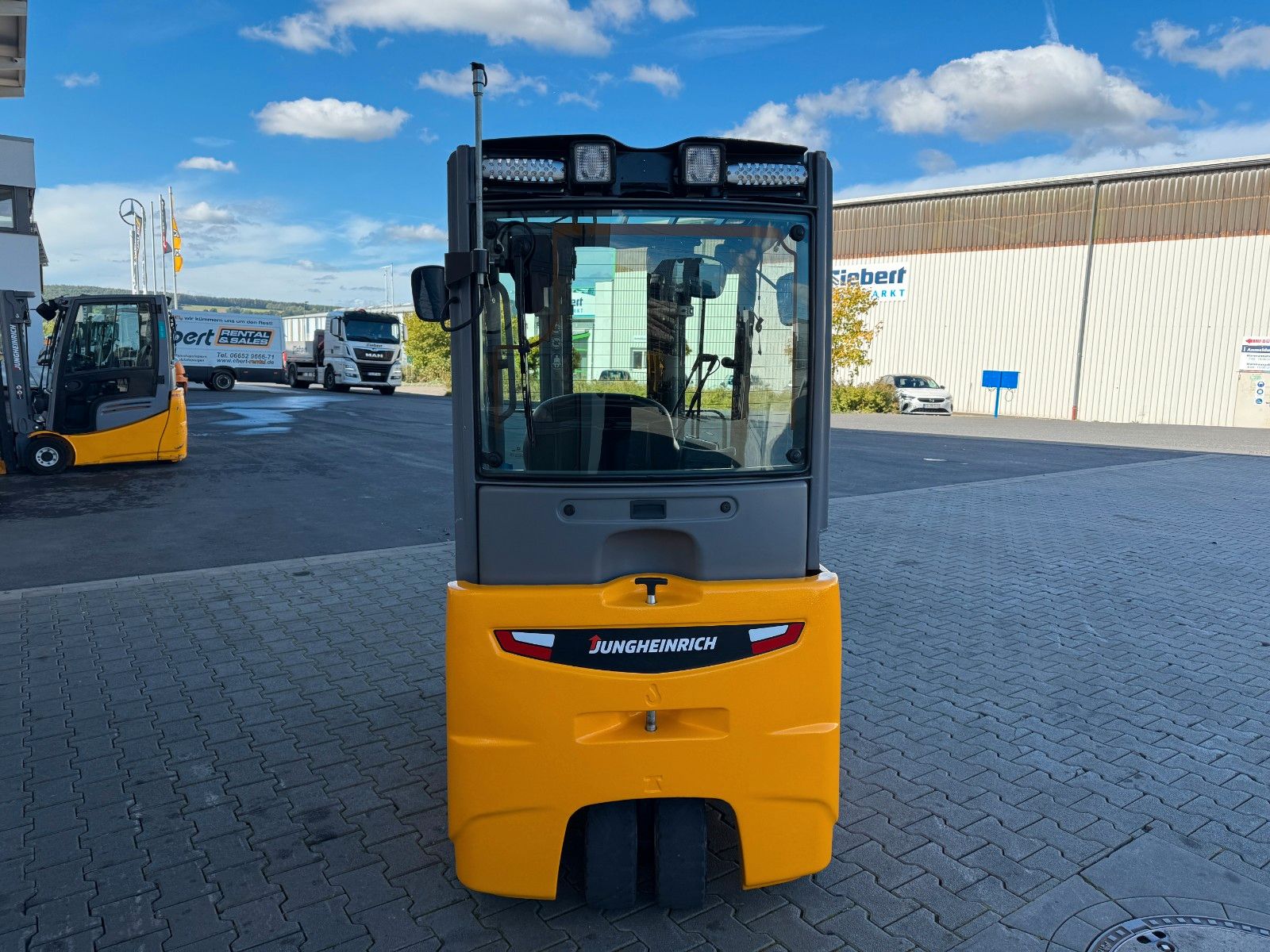Fahrzeugabbildung Jungheinrich EFG 215 / Triplex: 4.25m! / SS / nur 2.865h!