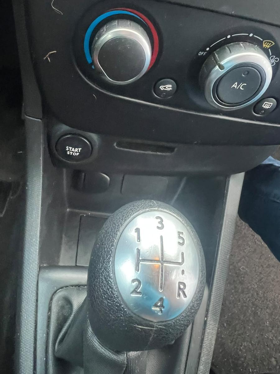 Renault Clio 2015 — photo 8