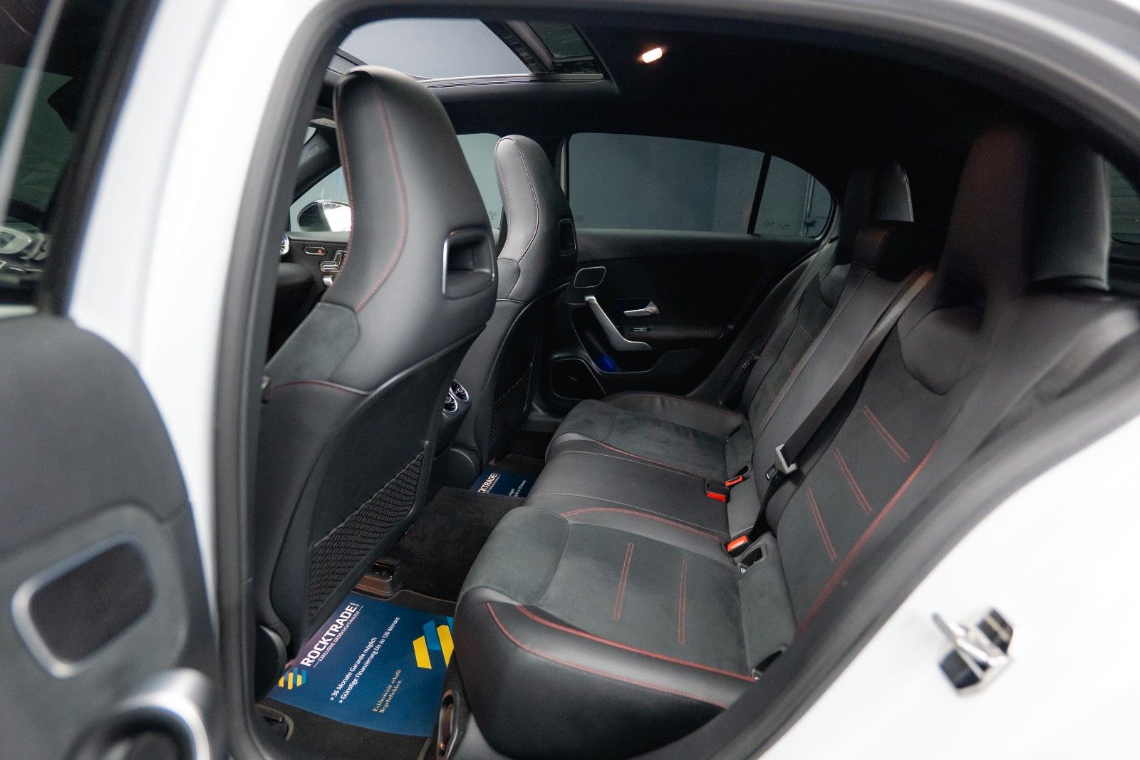 Fahrzeugabbildung Mercedes-Benz A 35 AMG 4Matic Night-Paket *Pano*LED*ACC*DAB*