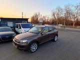 Volkswagen Touareg 3.0 V6 TDI TÜV NEU/AHK/LUFT/MEMORY/PDC/ - Volkswagen Touareg aus 2012: TDI