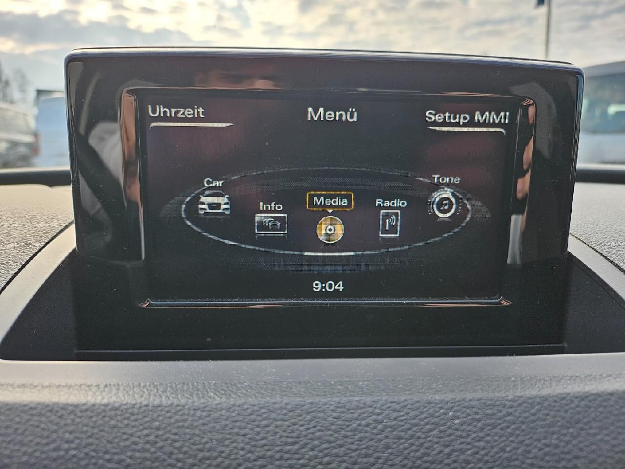 Fahrzeugabbildung Audi Q3 basis