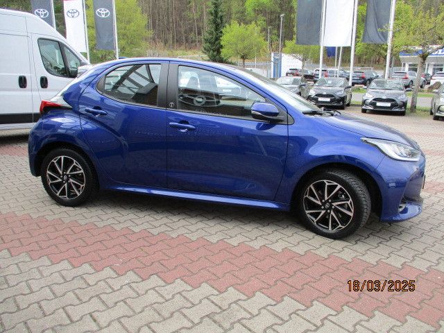 Fahrzeugabbildung Toyota Yaris Hybrid Team Deutschland