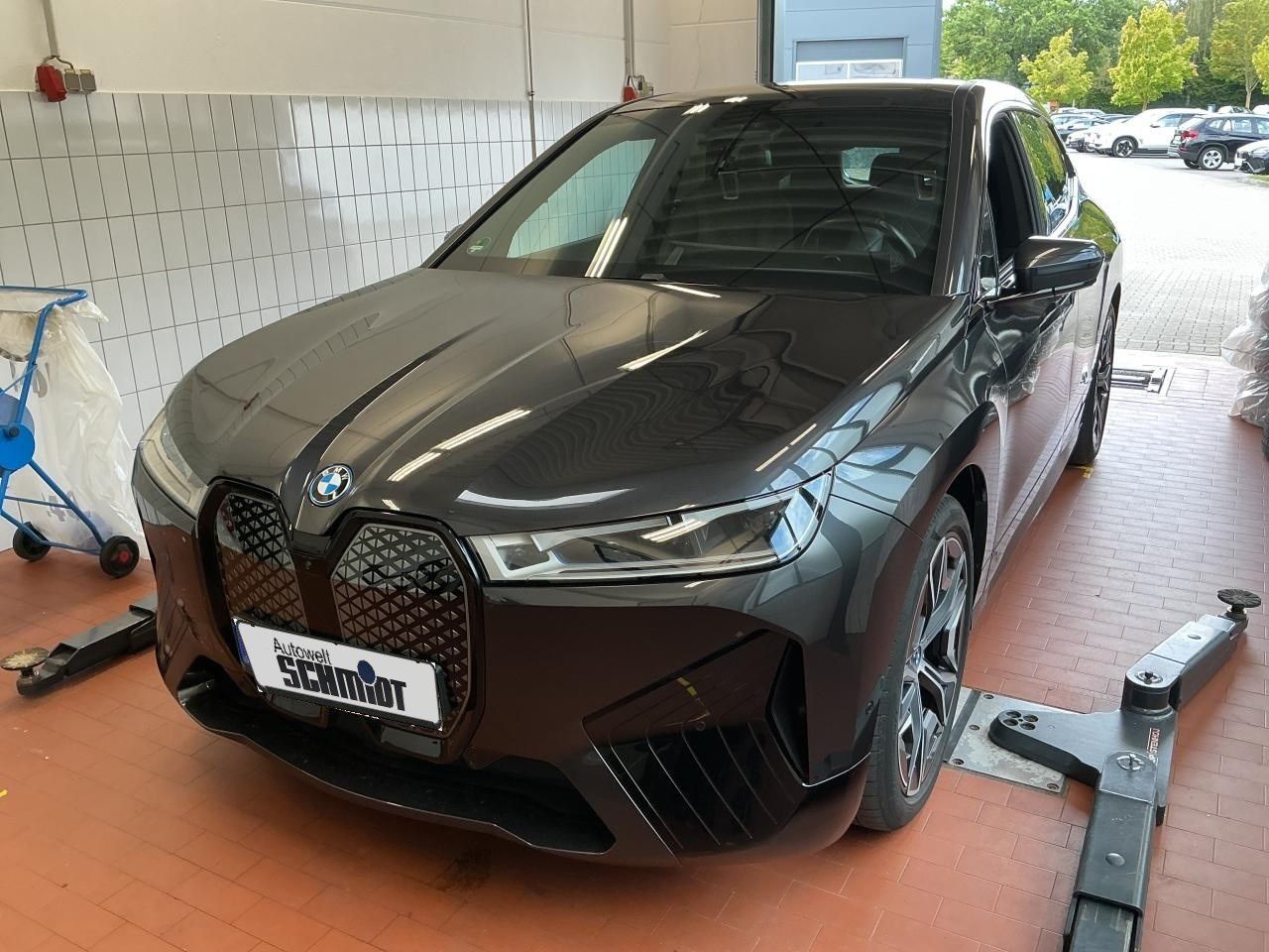 BMW iX xDrive40 Sportpaket 2Jahre-BPS foto 1