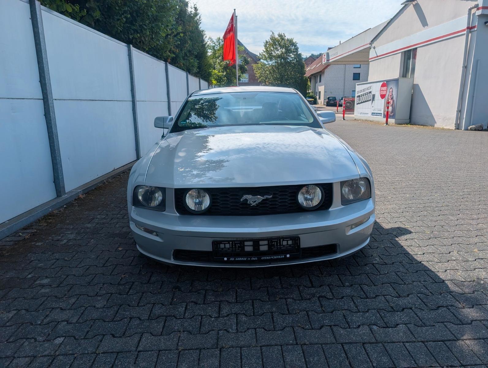Ford Mustang GT V8 4.6 305ch - Sièges Sport éléctriques - Pneus été - Régulateur de vitesse