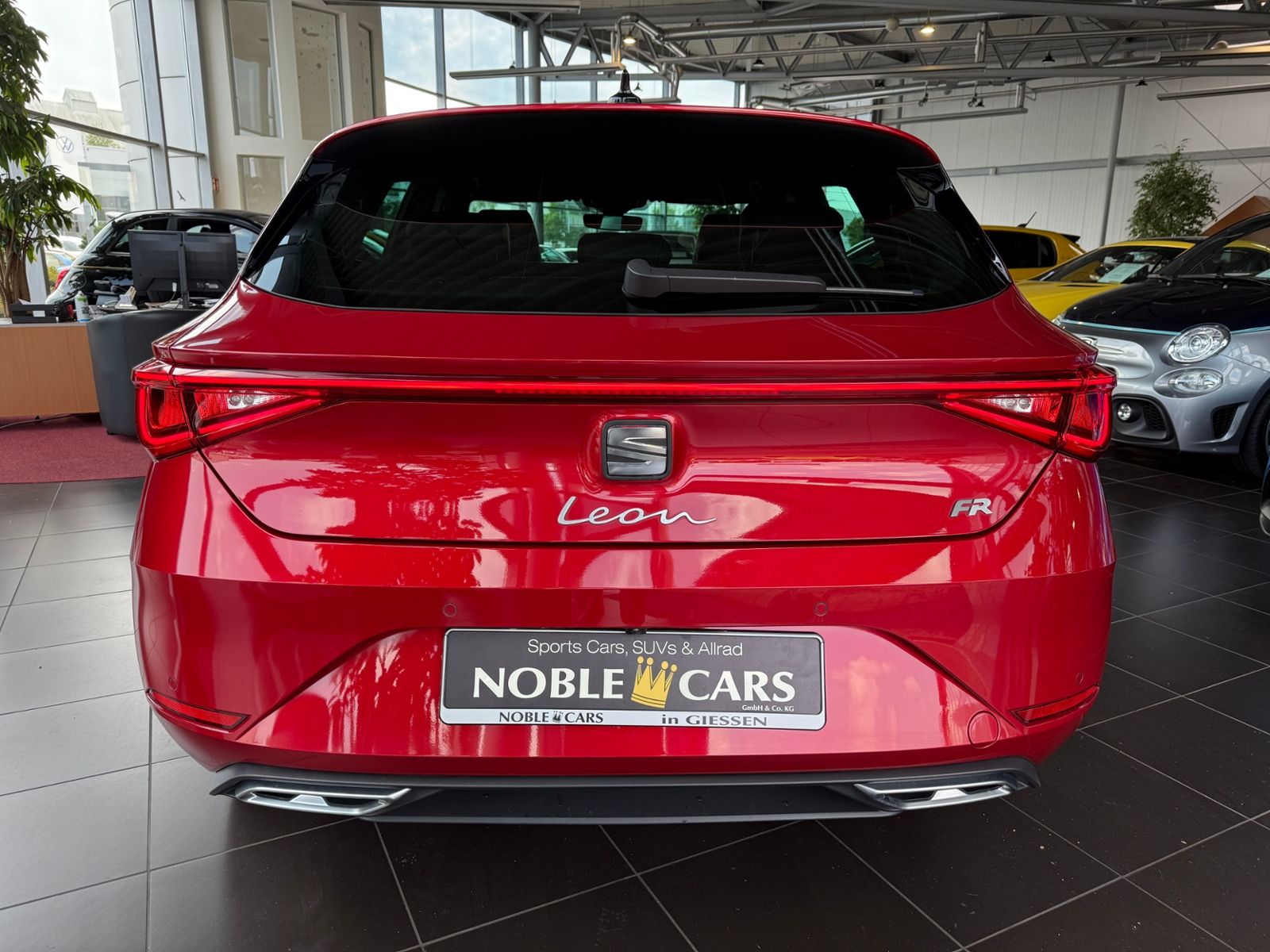Fahrzeugabbildung SEAT Leon FR RFK LED NAVI CARPLAY
