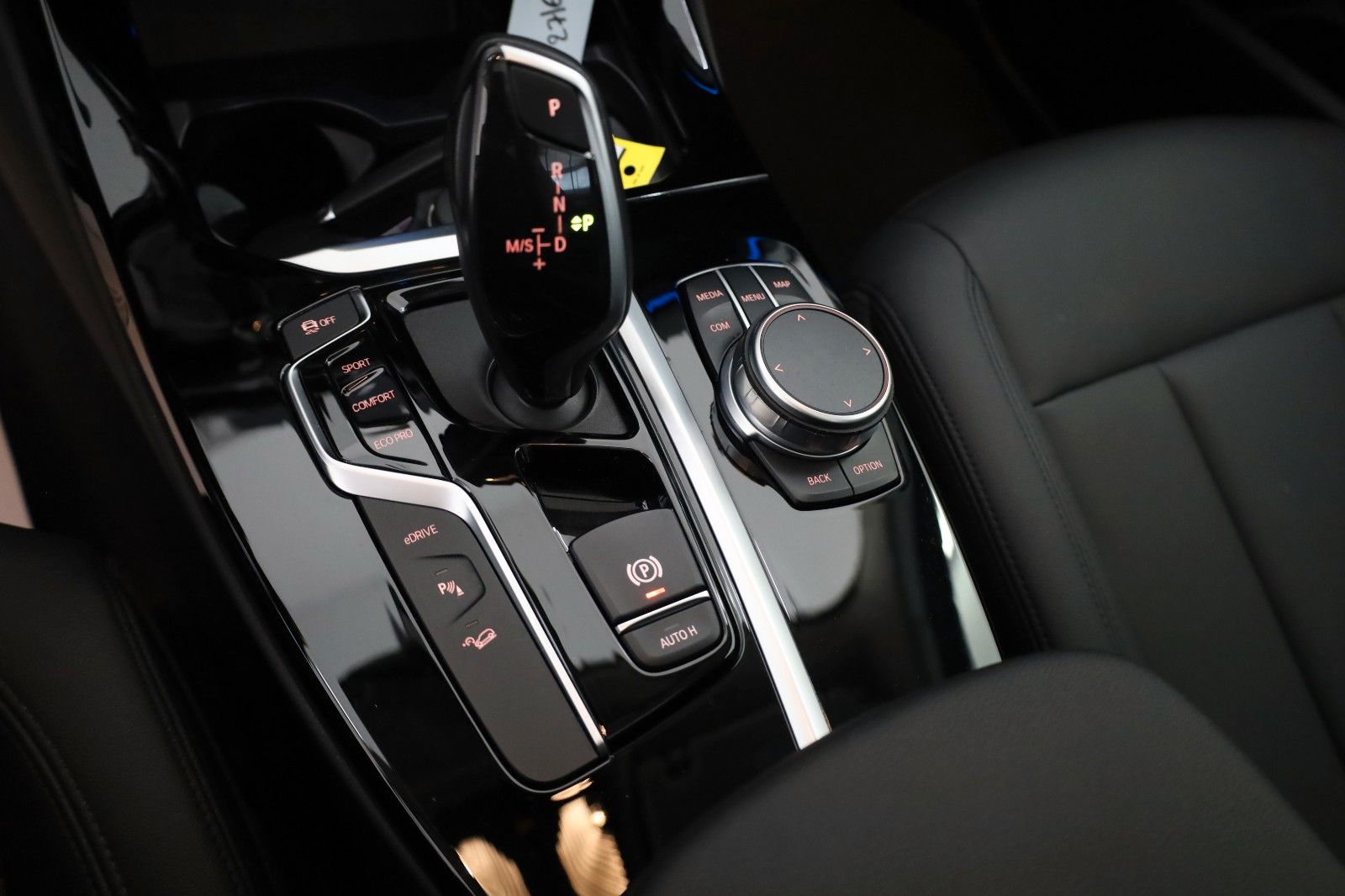 Fahrzeugabbildung BMW X3 xDrive 30e Advantage,Leder,Navi,Kamera,PanoD.