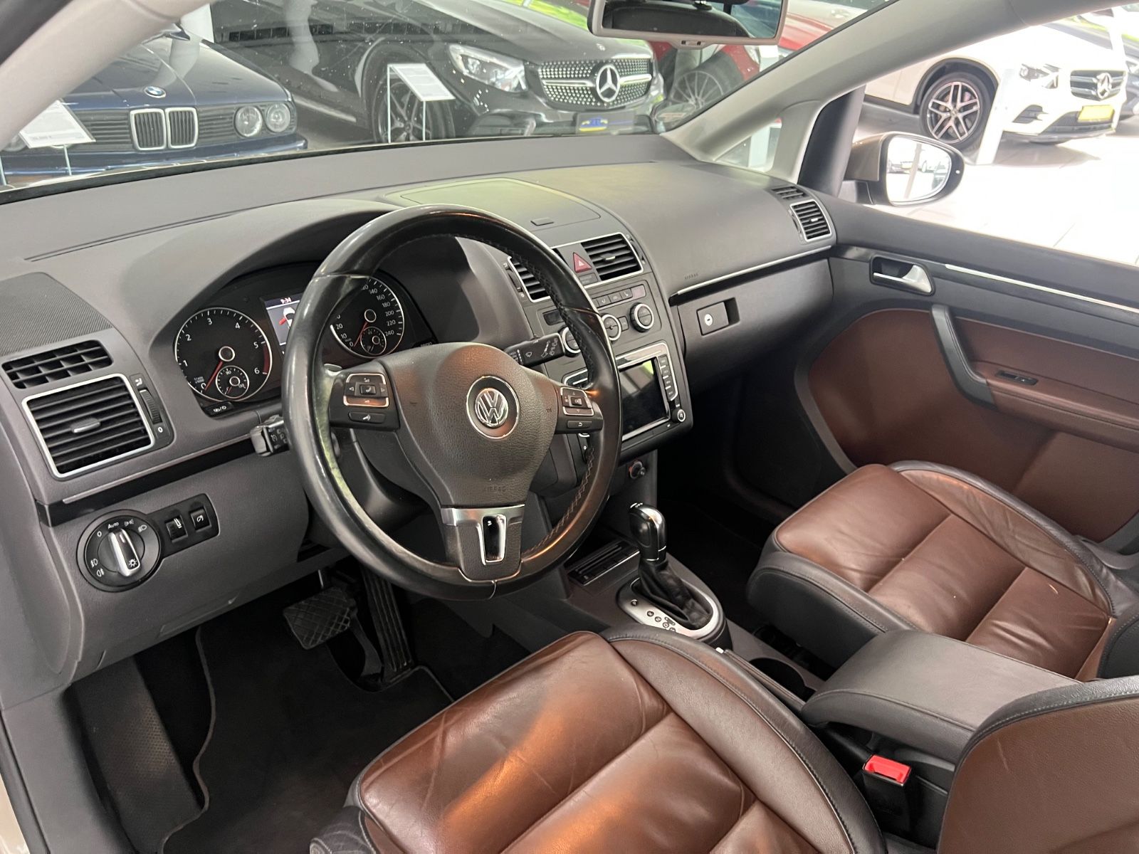 Fahrzeugabbildung Volkswagen Touran Highline 2.0 TDI DSG *BI-Colour *