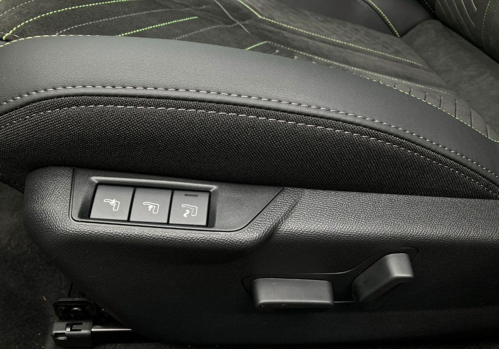 Peugeot 208 GT 1.2 101PS *ACC*LED*360°Kamera*Klima*