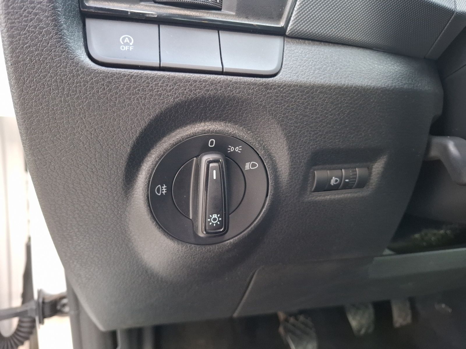 Fahrzeugabbildung SKODA Fabia 1.0  Active Cool-Plus Klima DAB PDC SH