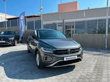 Andere Volkswagen T-Roc 1.0 TSI Life - Andere mit Benzin-Antrieb: Multifunktionslenkrad, mit Klimaanlage