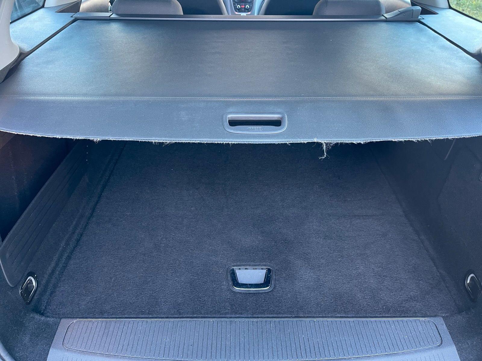 Opel Astra 2014 — photo 11