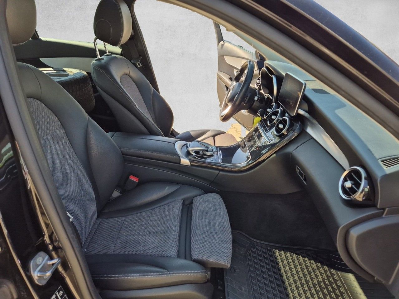 Fahrzeugabbildung Mercedes-Benz C 220d Avantgarde Navi Schiebedach