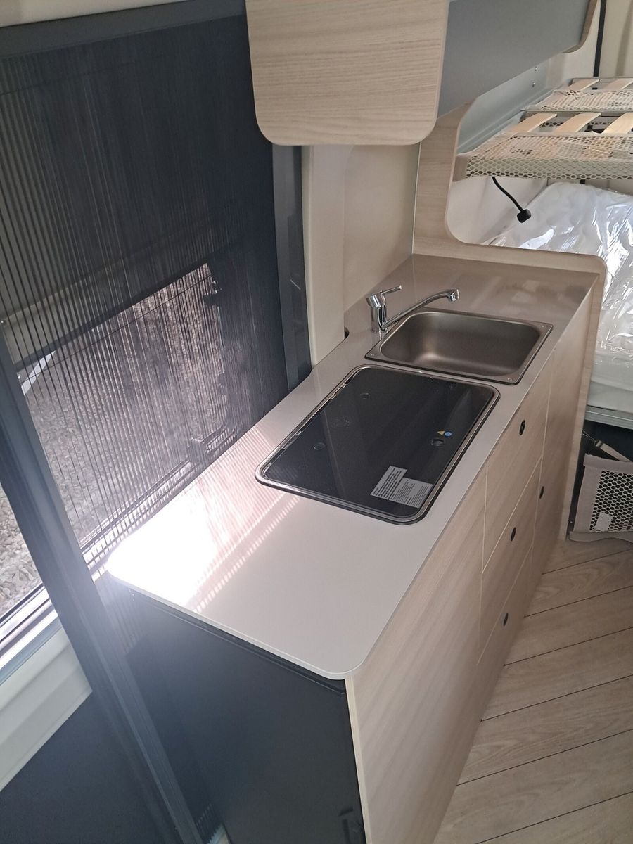 Fahrzeugabbildung Chausson Van First Line Light V594M Solar, Markise, RFK