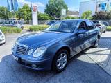 Mercedes-Benz E 280 Elegance 280 - blaue Mercedes-Benz E 280