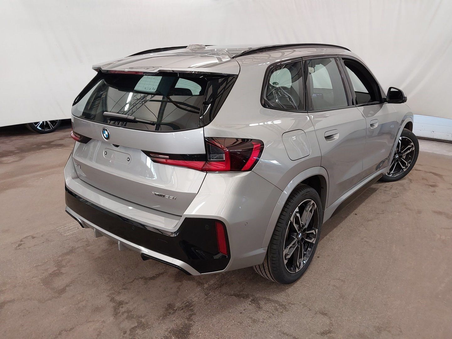 BMW X1 xDrive23i M Sport DrivingAssProf 360° foto 2