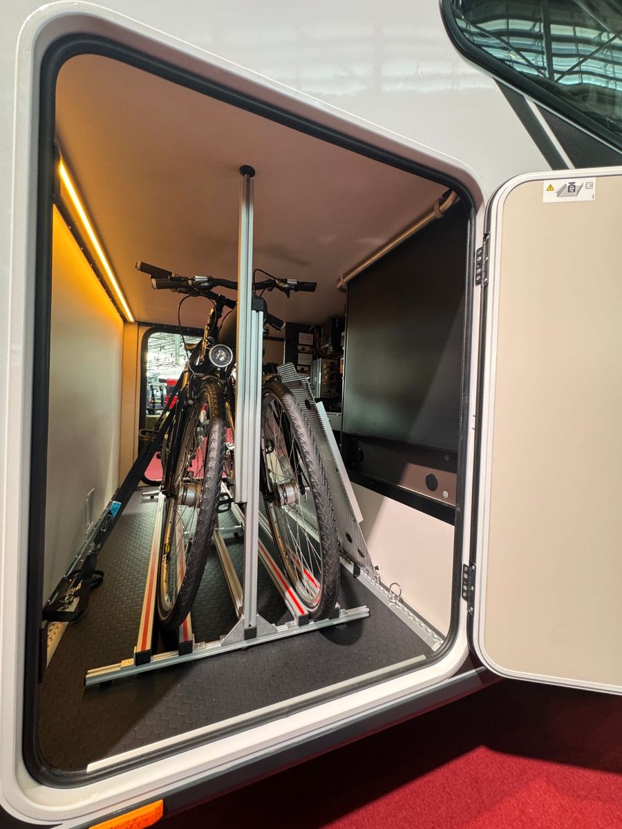 Fahrzeugabbildung Bürstner Signature SFT 7.4 NEUHEIT MODELL 2026!