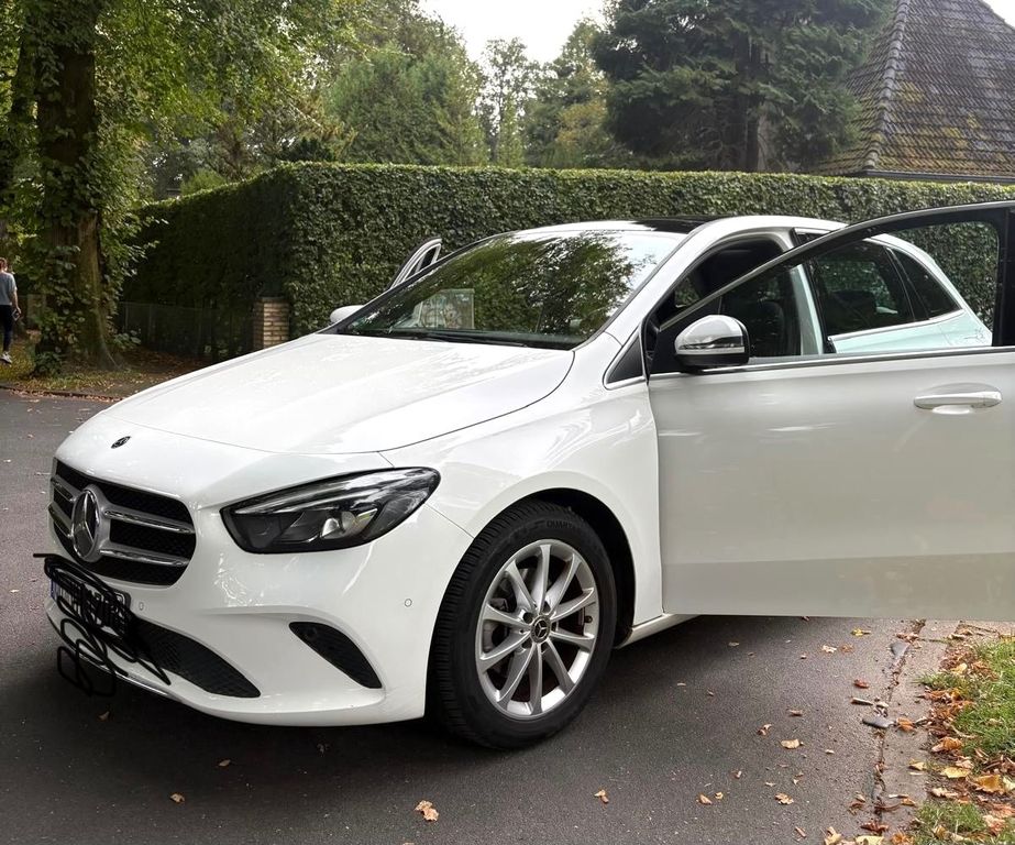 Image of Mercedes-Benz B 180