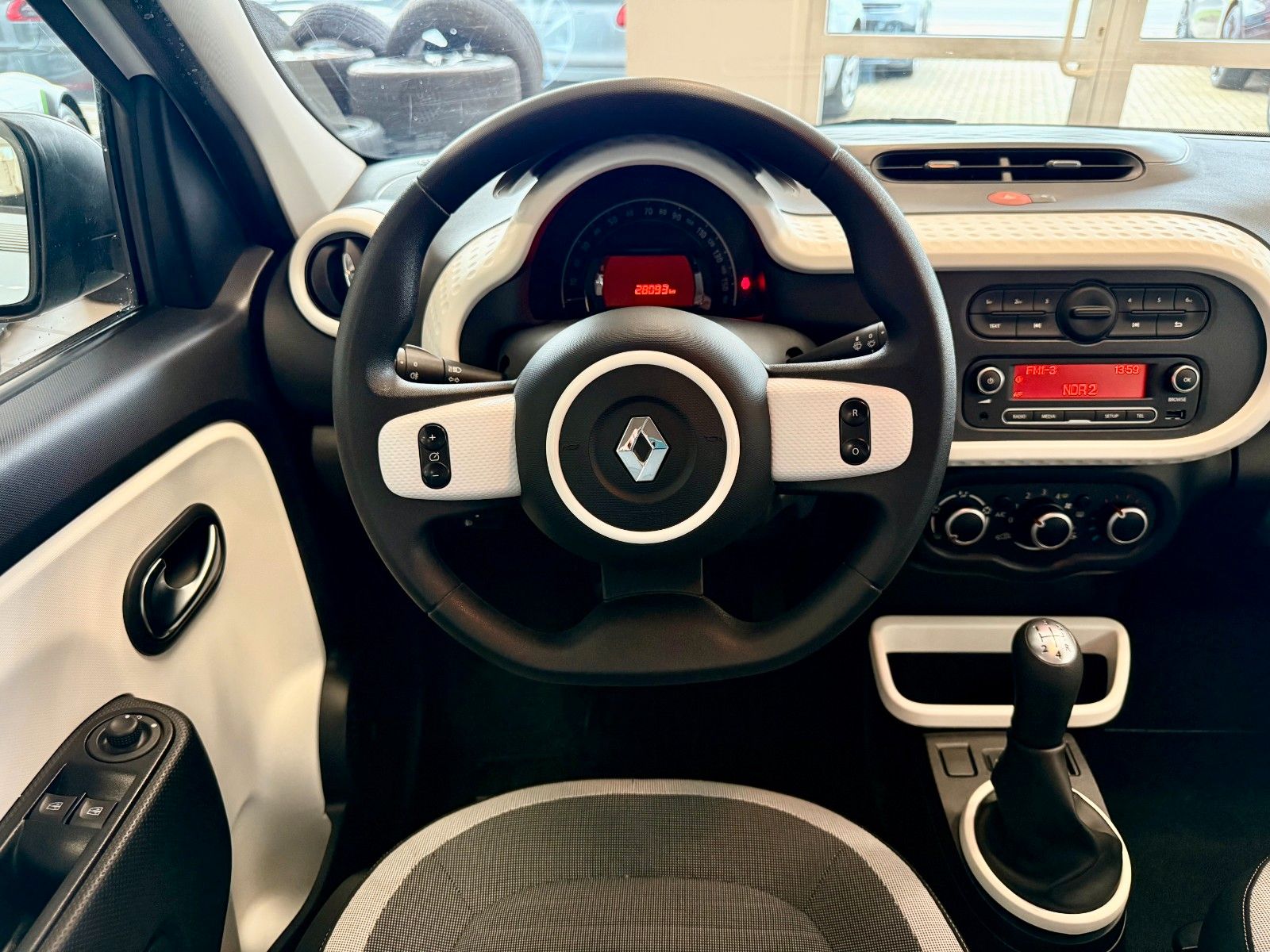 Fahrzeugabbildung Renault Twingo 1.0 SCe Dynamique