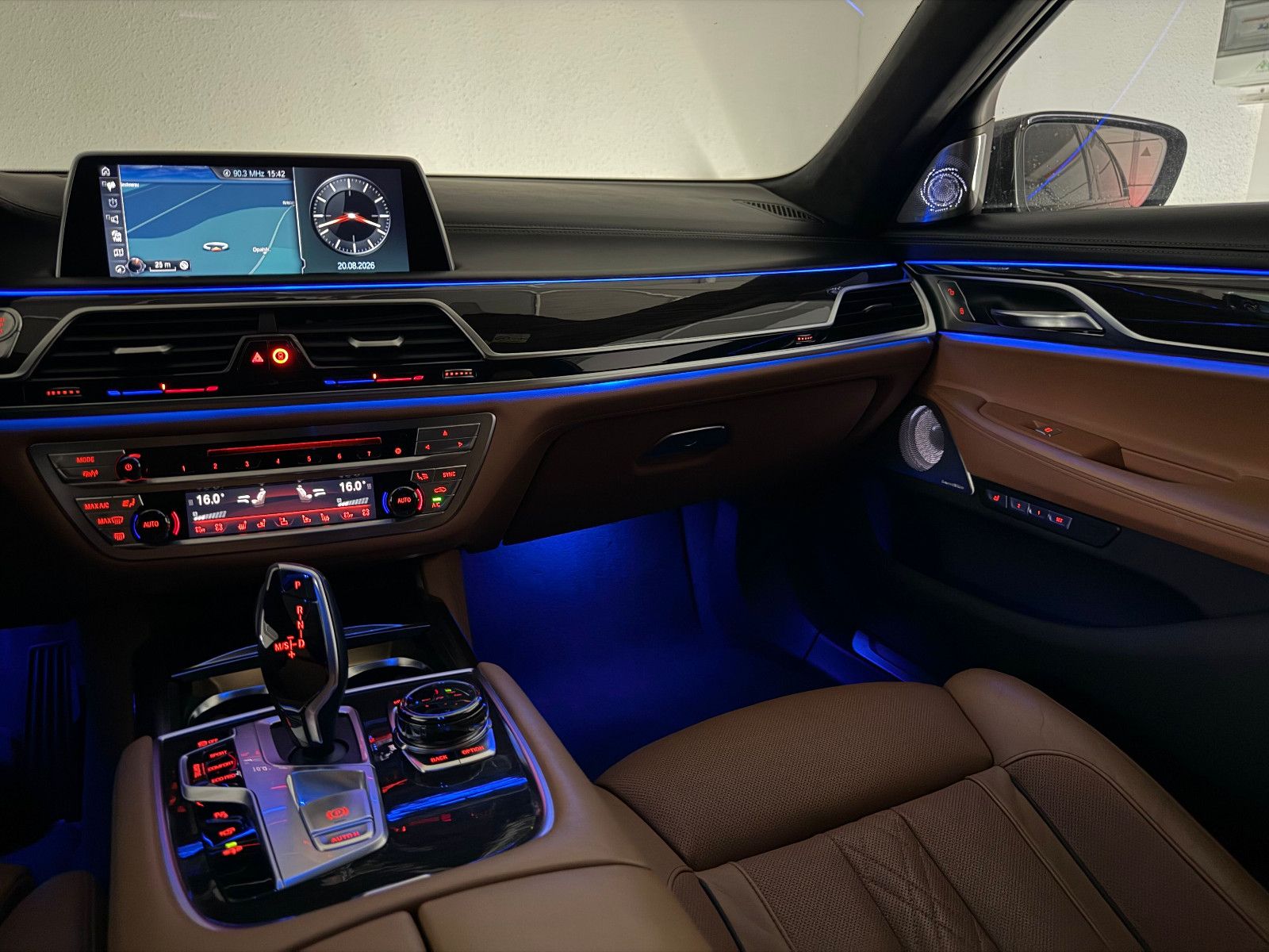 Fahrzeugabbildung BMW 740 d xDrive/MASSAGE/HuD/B&W/LASER/TV-FUNKTION