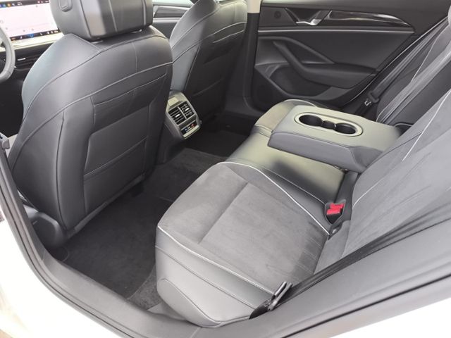 Fahrzeugabbildung Volkswagen Passat Variant 1.5 eTSI DSG Business LED ACC NAV