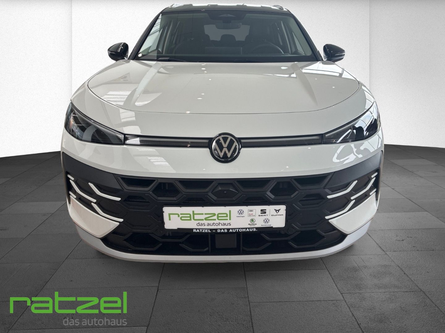 Fahrzeugabbildung Volkswagen T-Roc STYLE 1.5 eTSI 8-fach+Garantie+AHK+NAVI