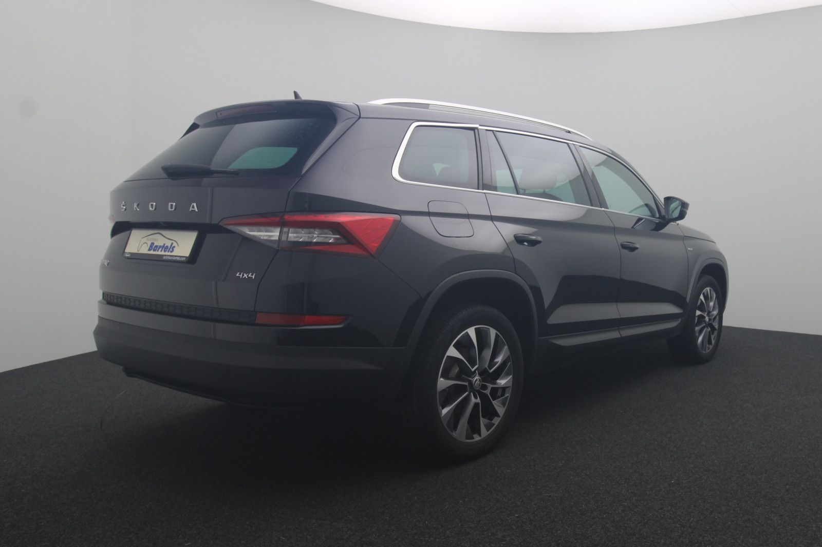 Fahrzeugabbildung SKODA Kodiaq Drive 125 4x4 DSG AHK Navi Standheizung