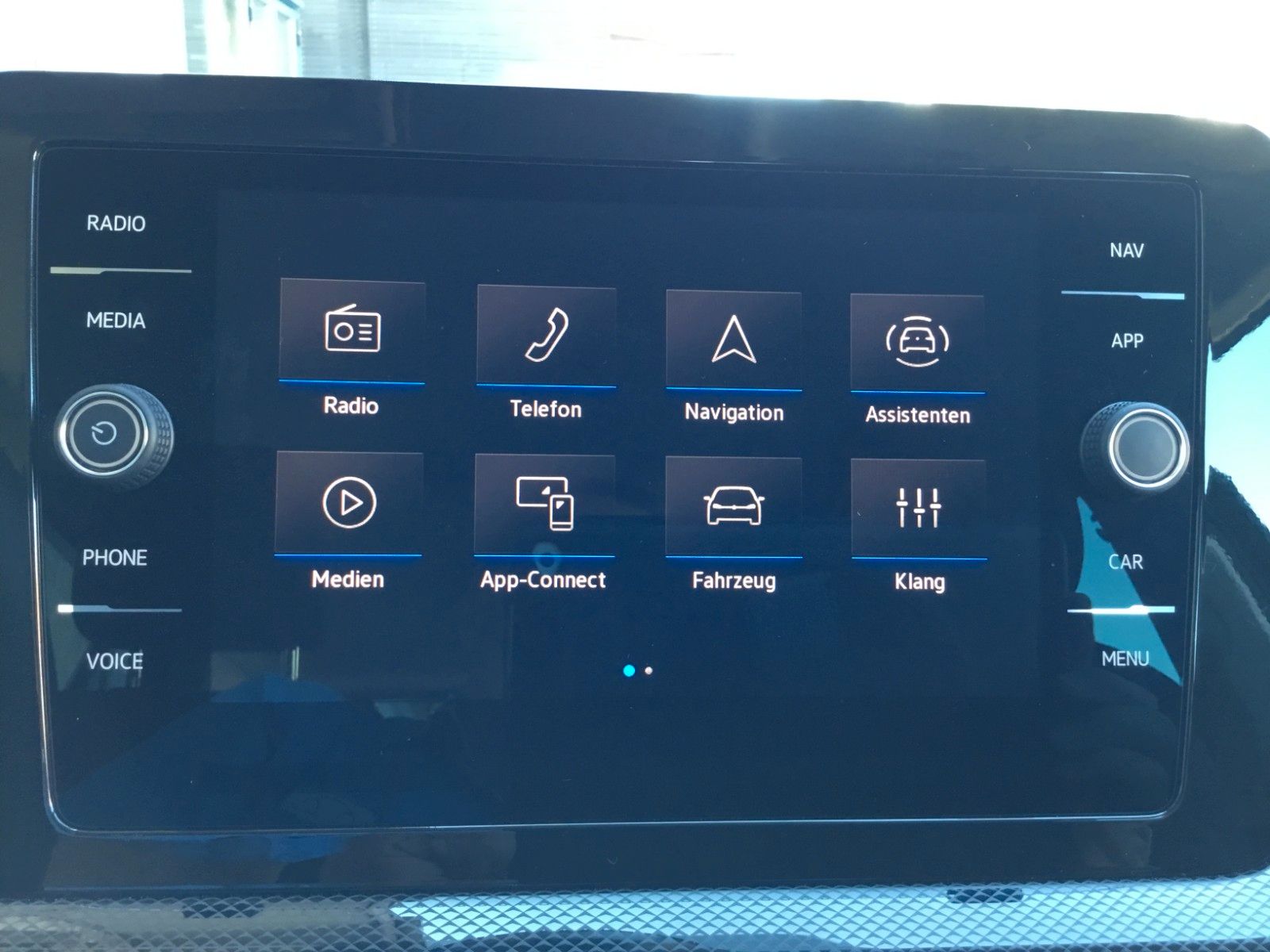 Fahrzeugabbildung Volkswagen T-Cross 1.0 TSI DSG Life+AHK+ACC+LED+17"+Kamera