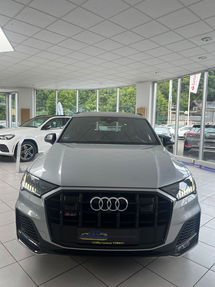 Fahrzeugabbildung Audi SQ7 4.0 TDI quattro*Head-Up * 7.SITZER*Exclusive