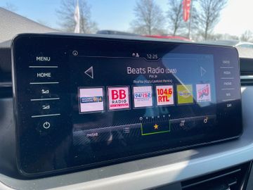 Fahrzeugabbildung SKODA Kamiq 1.0 TSI Ambition DSG Navi DAB Virtuell uvm
