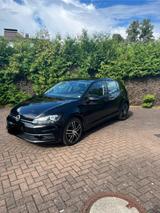 Volkswagen Golf 1.0 TSI 63kW Comfortline Comfortline - Volkswagen Golf mit Benzin-Antrieb: Limousine, 1.6