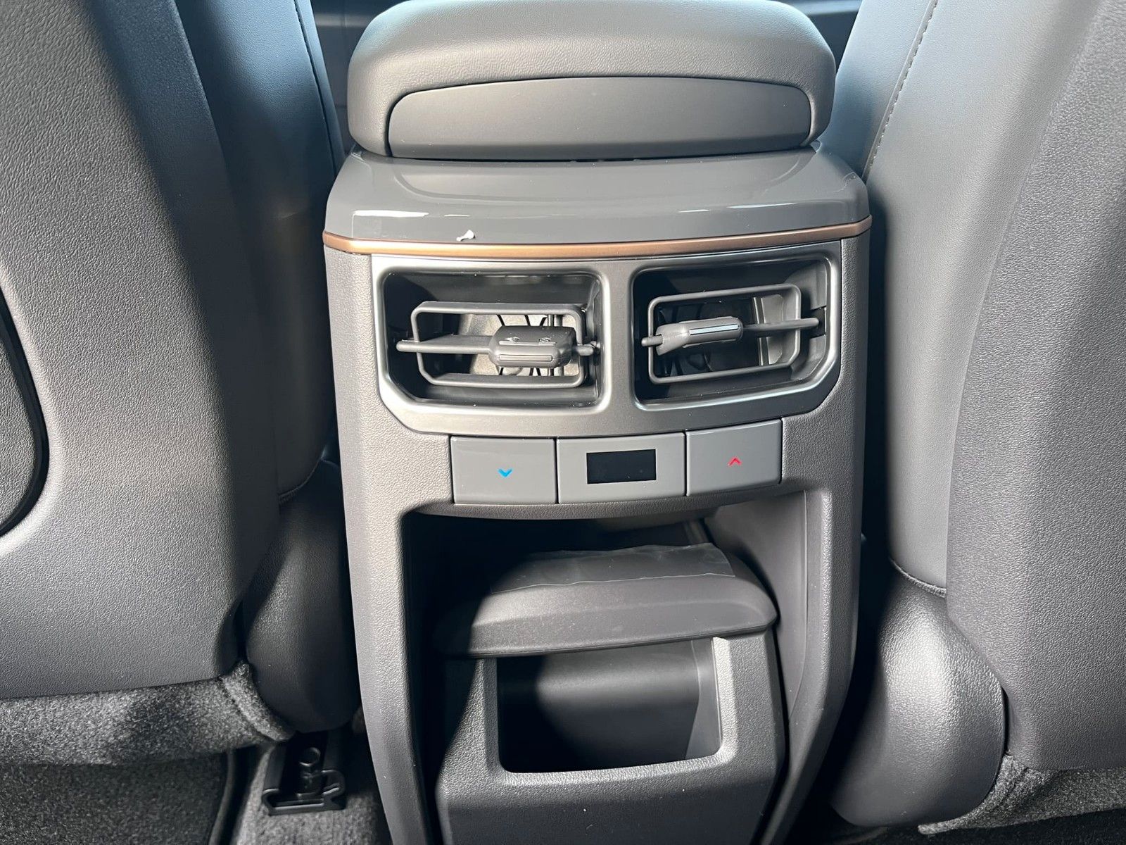 Fahrzeugabbildung Kia EV5 Kamera Totwinkel Ambiente LED Sound uvm.