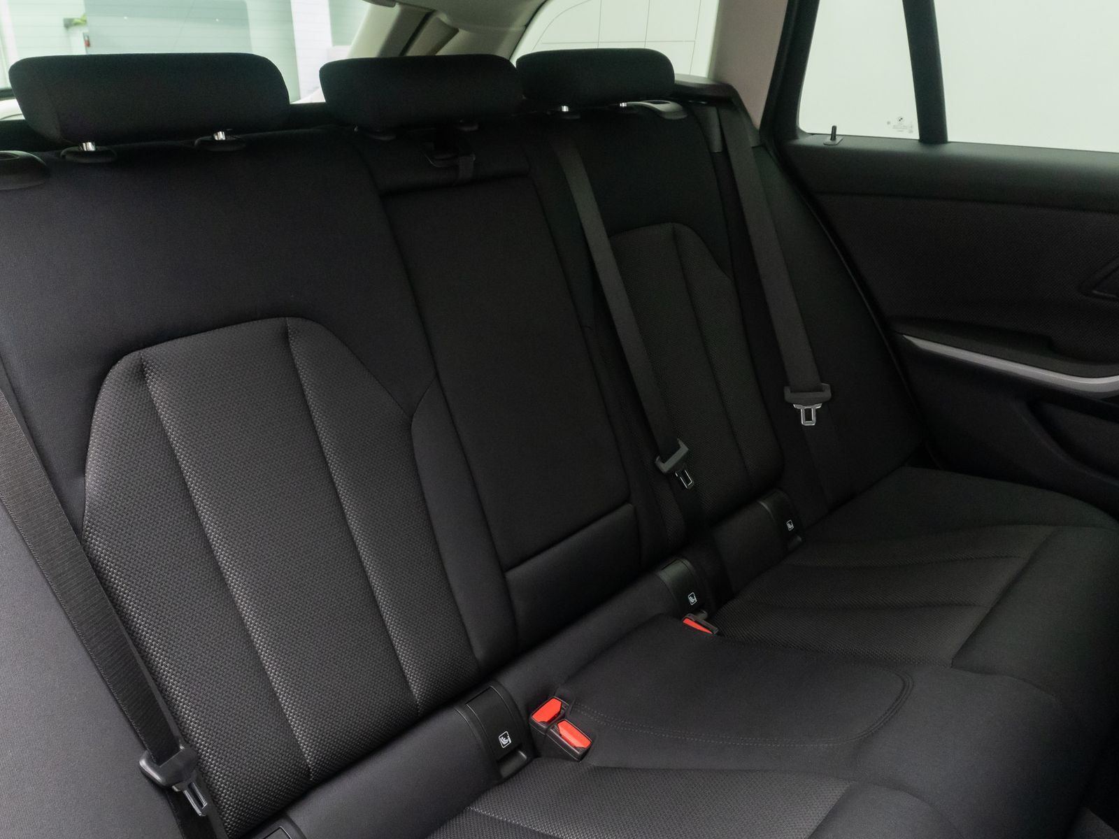 Fahrzeugabbildung BMW 320d HUD Sport Memory Kamera DAB Komfort DrivAss