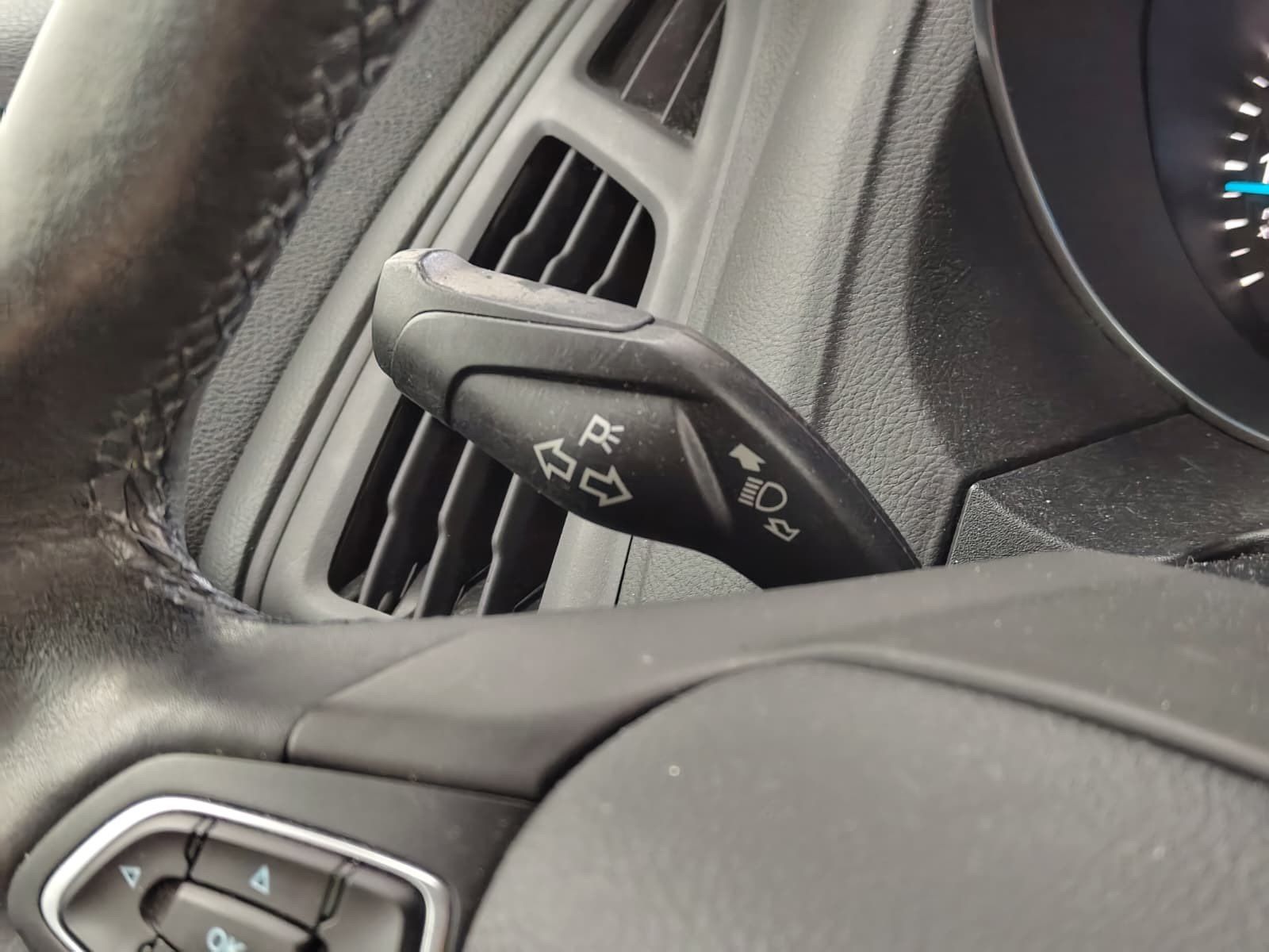 FORD Focus 1.0 EcoBoost Trend Navi SHZ LKH – Bild 24