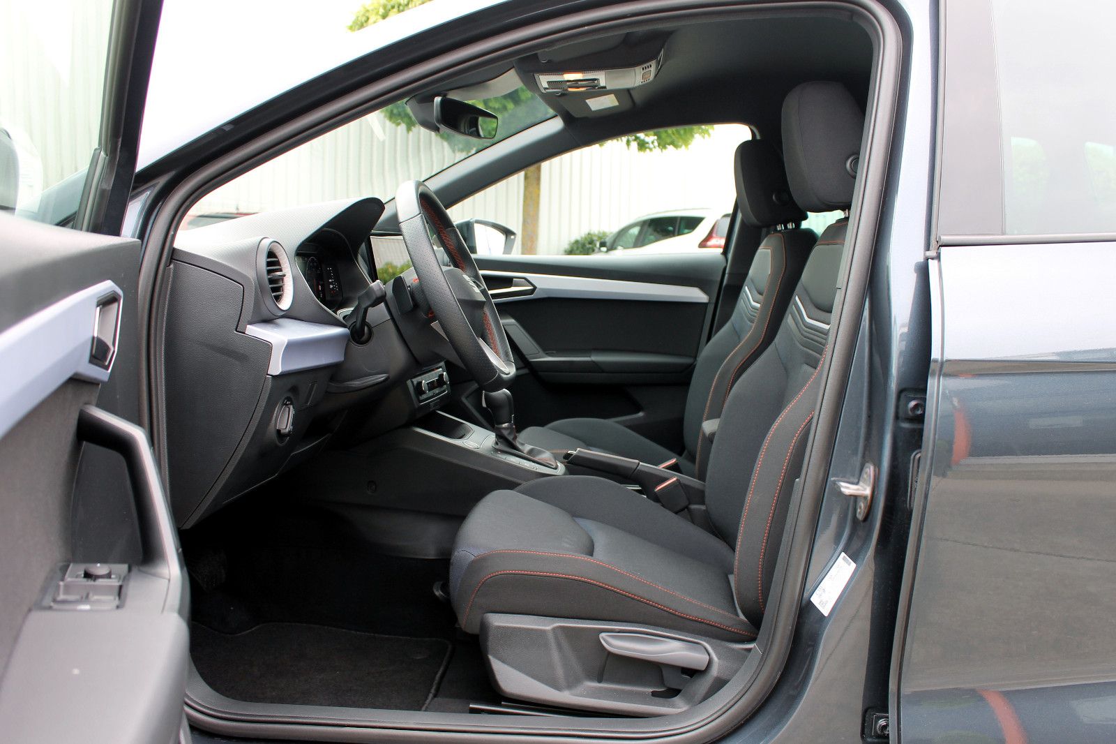 Fahrzeugabbildung SEAT Ibiza 1.0 TSI DSG FR-Line Temp. PDC KAM LED SHZ
