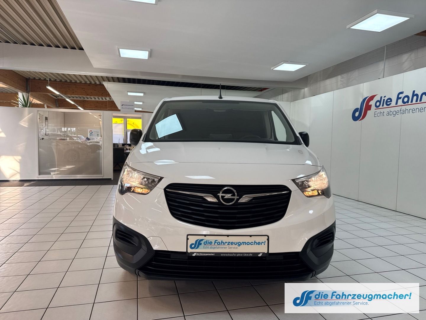 Fahrzeugabbildung Opel Combo E Cargo Edition erhöhte Nutzlast XL 1.5 D
